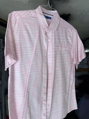 Vince Camuto Light Pink Short Sleeve Button-Up Shirt